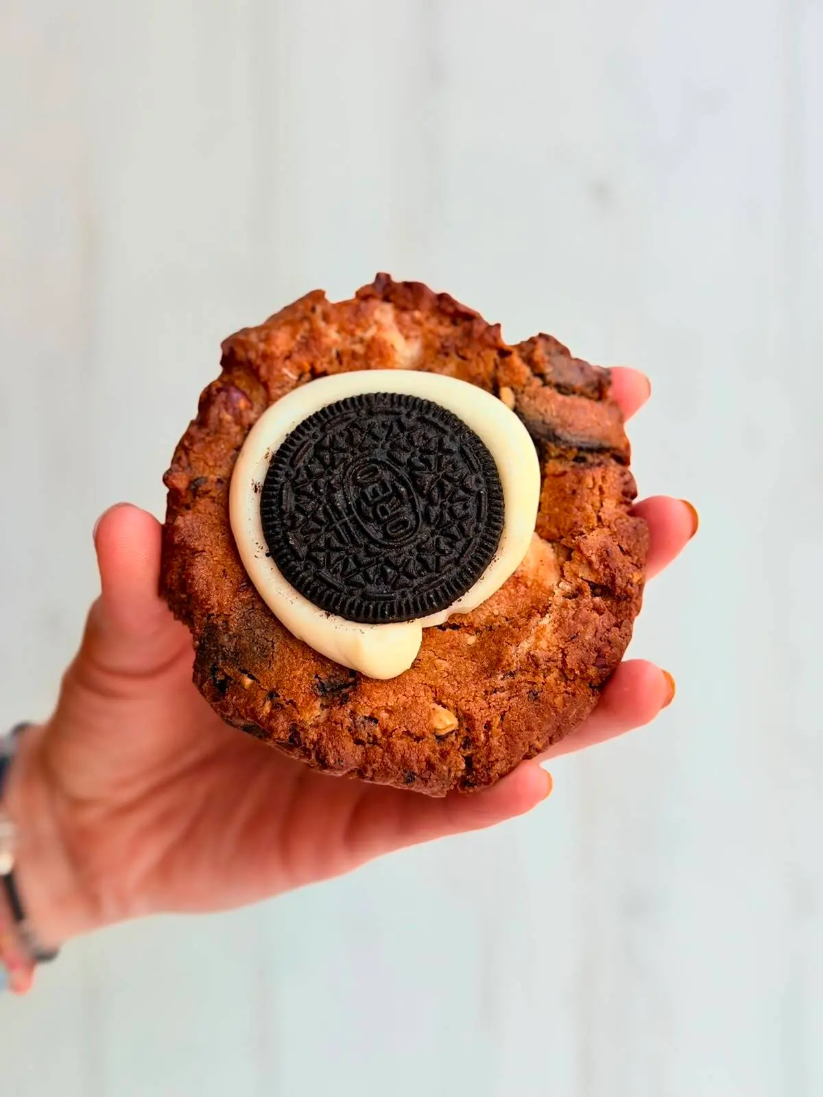 galleta crumbl cookie oreo